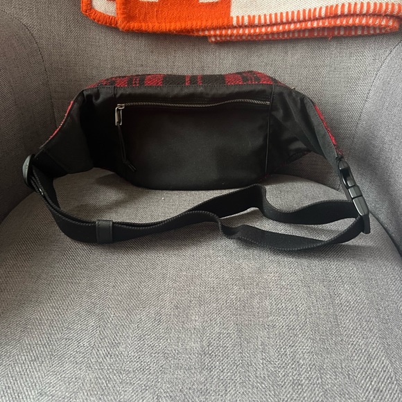 Saint Laurent Nuxx waist bag - Picture 5 of 11